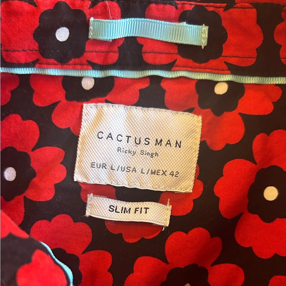 Cactus Man Slim fit Size Large pastel red short sleeve button down - Picture 3 of 3